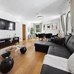 Charming Apartment By Hyde Park